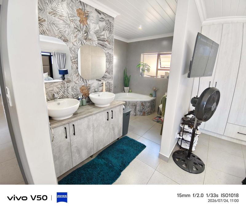 3 Bedroom Property for Sale in Dana Bay Western Cape